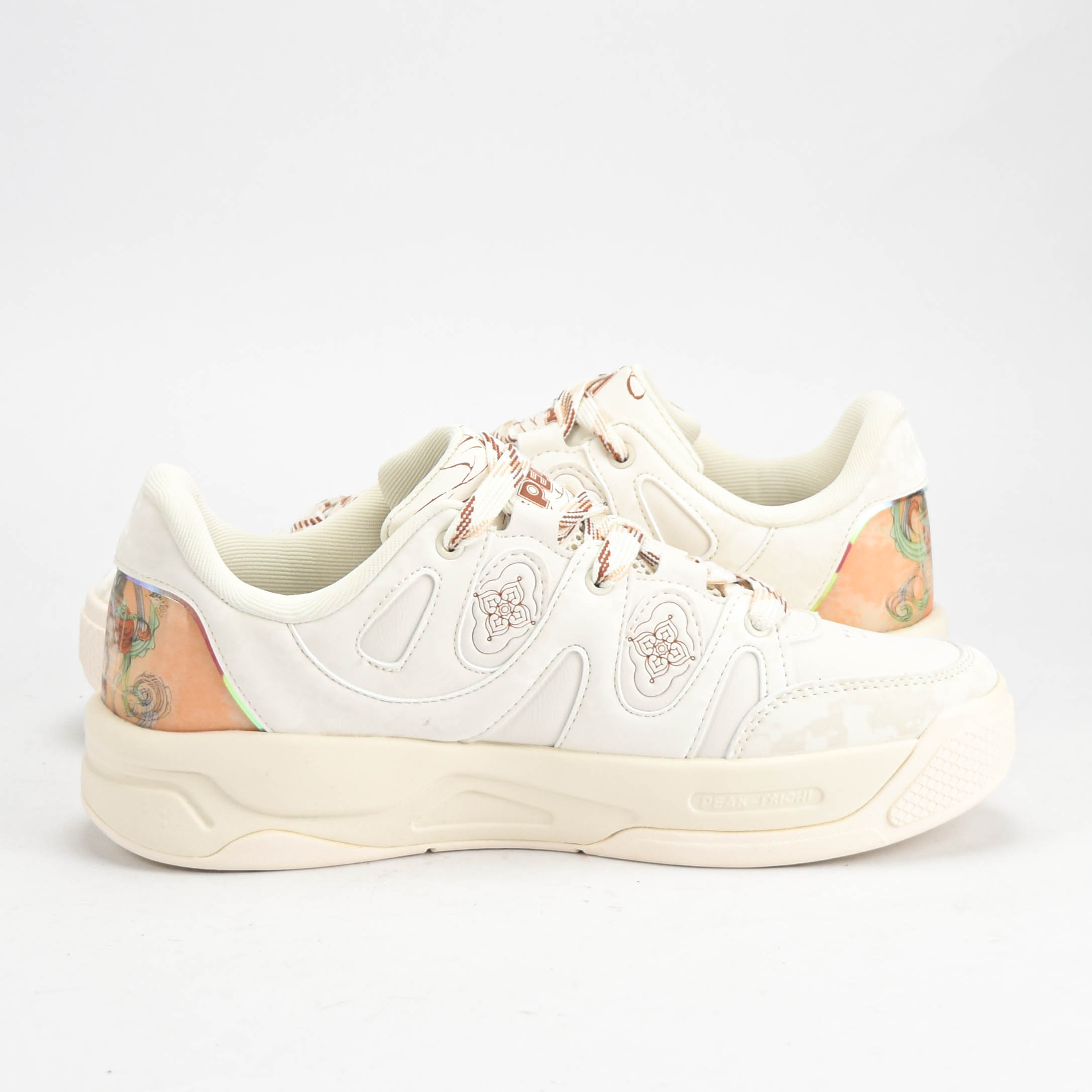 Taichi Casual Canvas