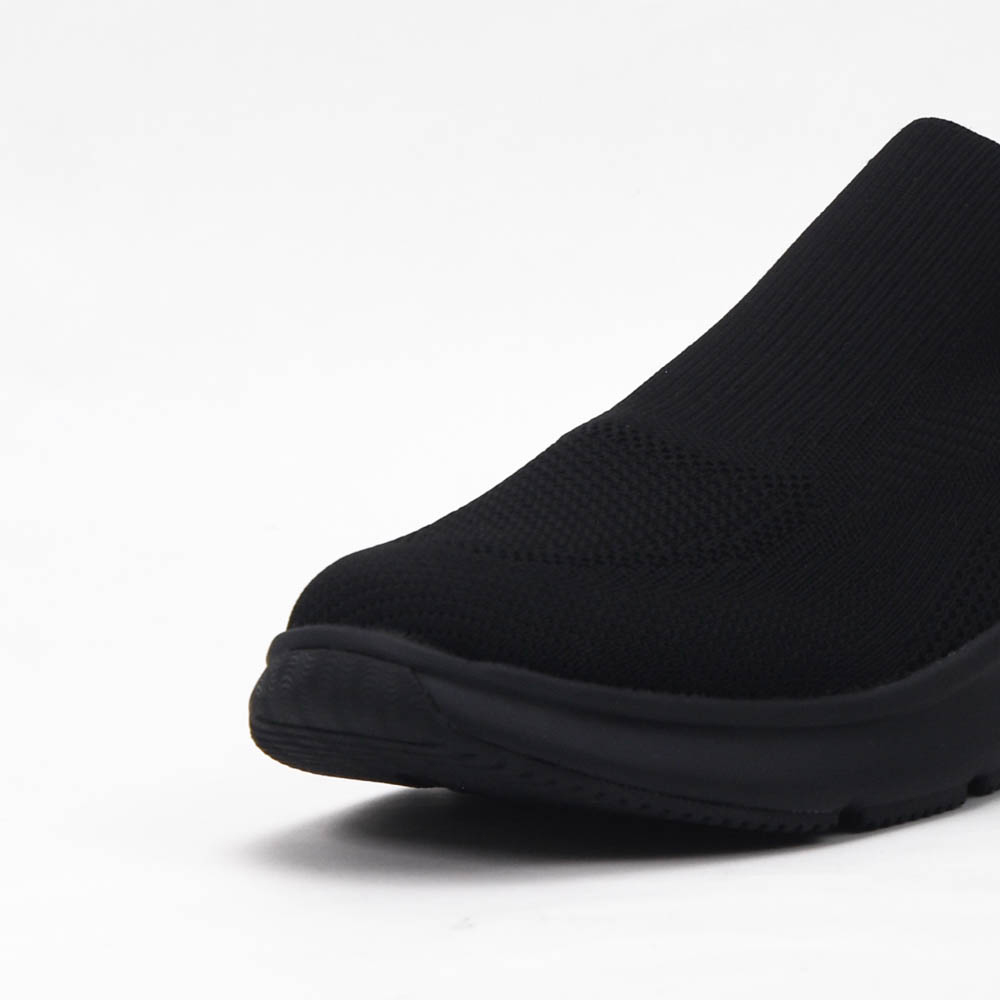 Taichi Slip On