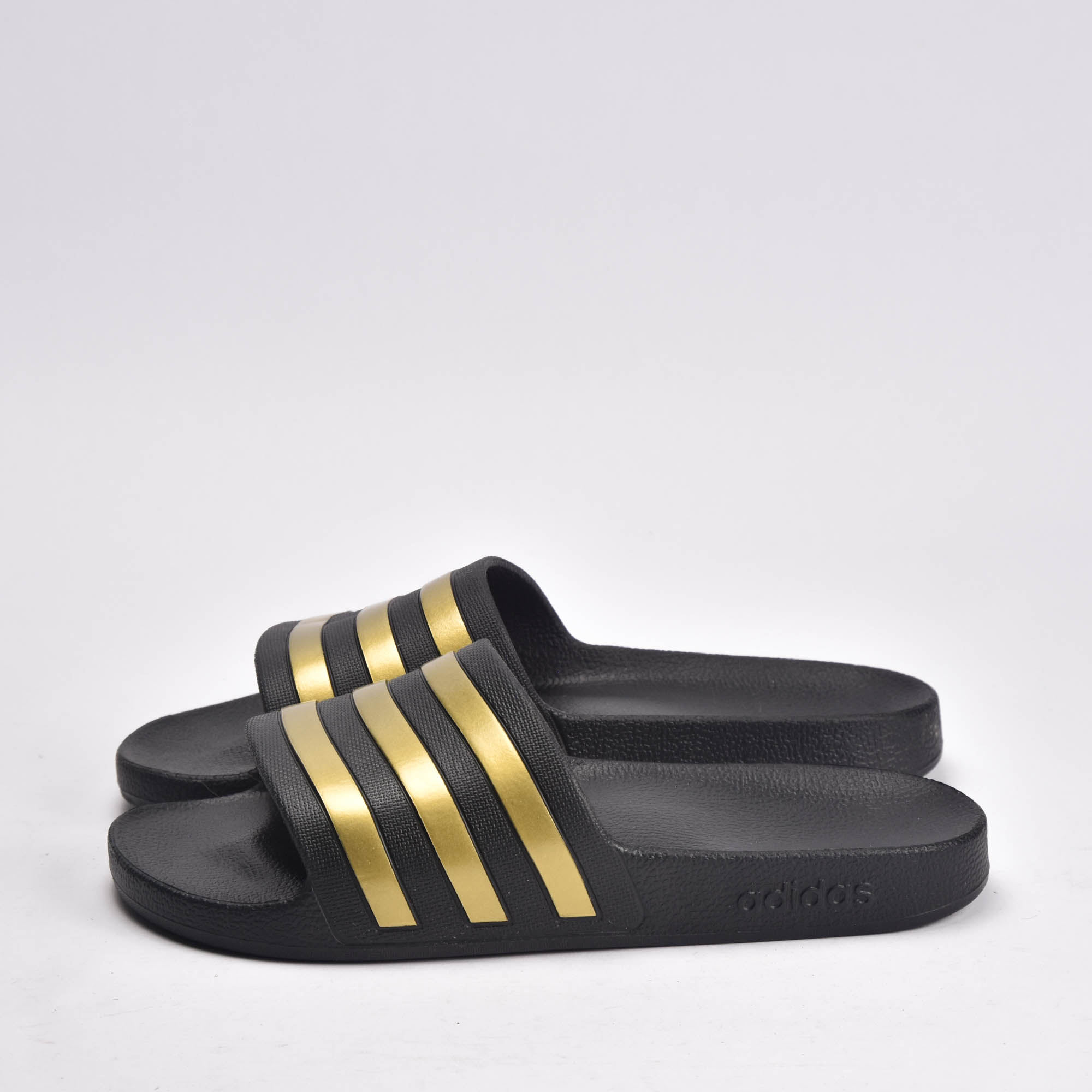 ADILETTE AQUA